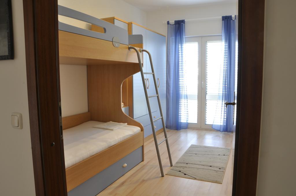 Flora Apartment