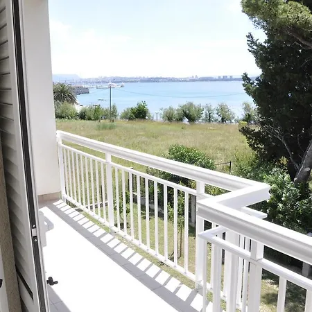 Villa Flora Kastela Room photo